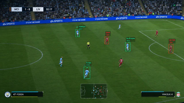 EA FC 27 mini pitch radar and ESP during Manchester City vs Liverpool showing tactical dots and opponent distance labels